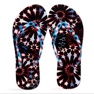 VERA BRADLEY PATRIOTIC FIREWORKS FLIP FLOPS:  SIZE 9-10
